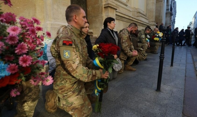 Львів віддасть останню шану загиблим героям Мартіну Гечку та Сергію Леонову