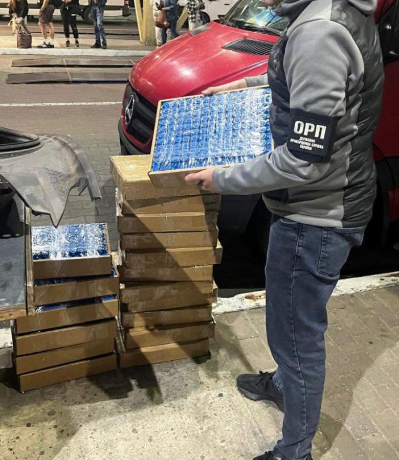 На кордоні з Польщею виявили понад 14 тисяч незадекларованих акумуляторів на 1,2 млн грн