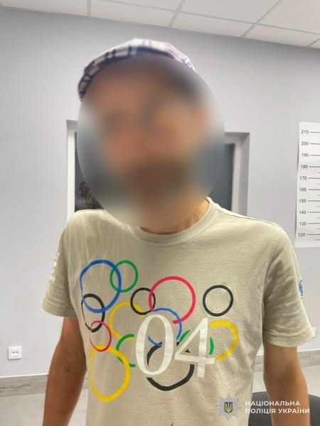 У Новояворівську поліцейські затримали зловмисника за підозрою в пограбуванні перехожого