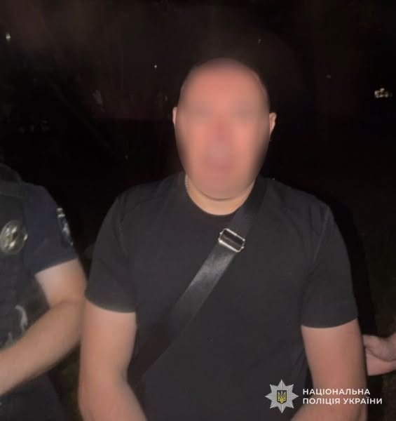 У Львові чоловік запросив жінку випити та задушив її шнурівкою