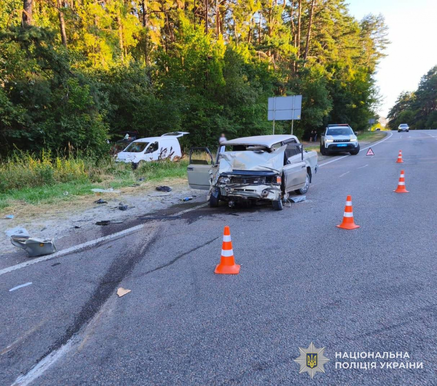 У Львові мотоцикл зіткнувся з легковиком: травмувалися двоє людей