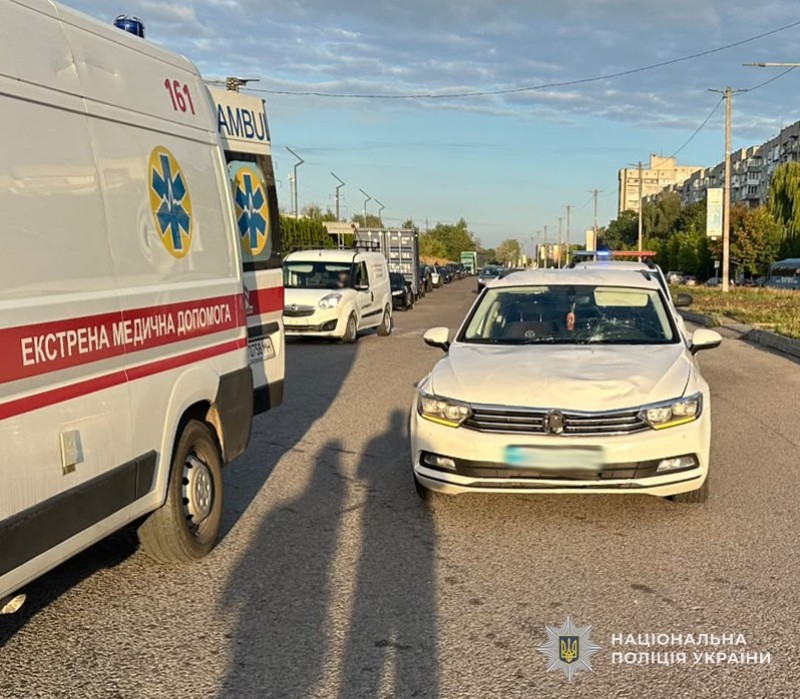 Під колеса авто у Львові потрапила жінка: її госпіталізували