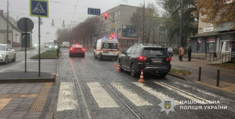 У Львові іноземець збив 15-річну підлітку, а в Мостиськах фура наїхала на пенсіонерку